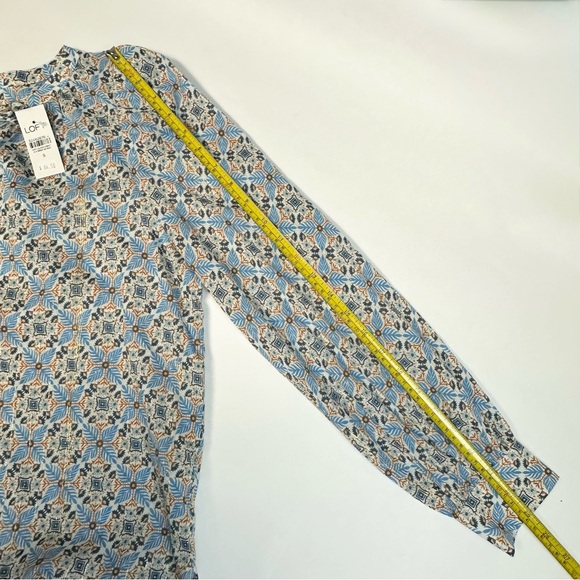 NWT LOFT Shimmer Medallion Tie Neck Blouse Small - Picture 7 of 11
